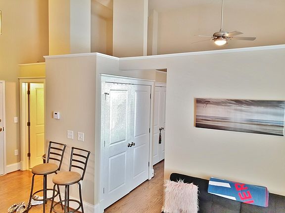 2nd image of 611 S Jefferson St APT 1002
