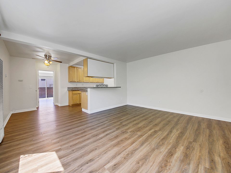 Photo of similar but older unit, this new unit will not disappoint!
