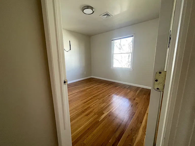 120 South St — Photo 18