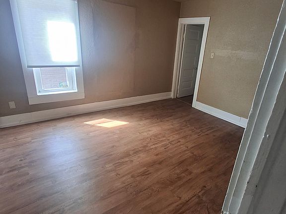 3rd image of 1558 N Main St #1