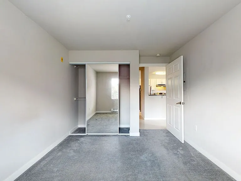 Avalon West Apartments — Photo 24
