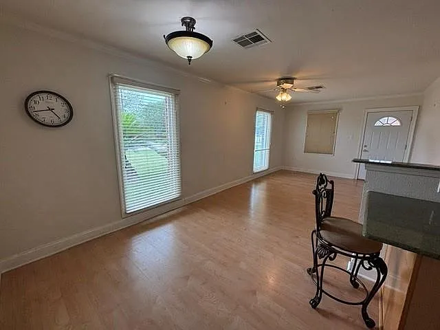 1121 Farrington Dr — Photo 5