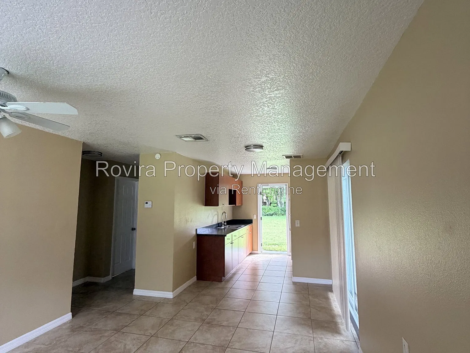 2 bed, 1.0 bath, 725 sqft, $1,795 — Photo 3