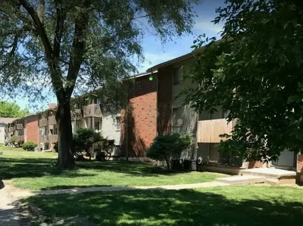 Bethany Park Plaza
