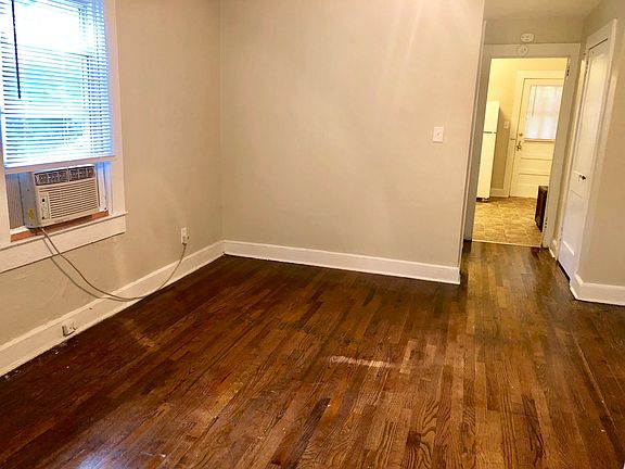 5th image of 427 Stewart St APT A