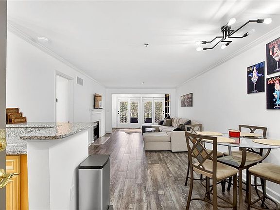 4th image of 3203 Lenox Rd NE APT 32