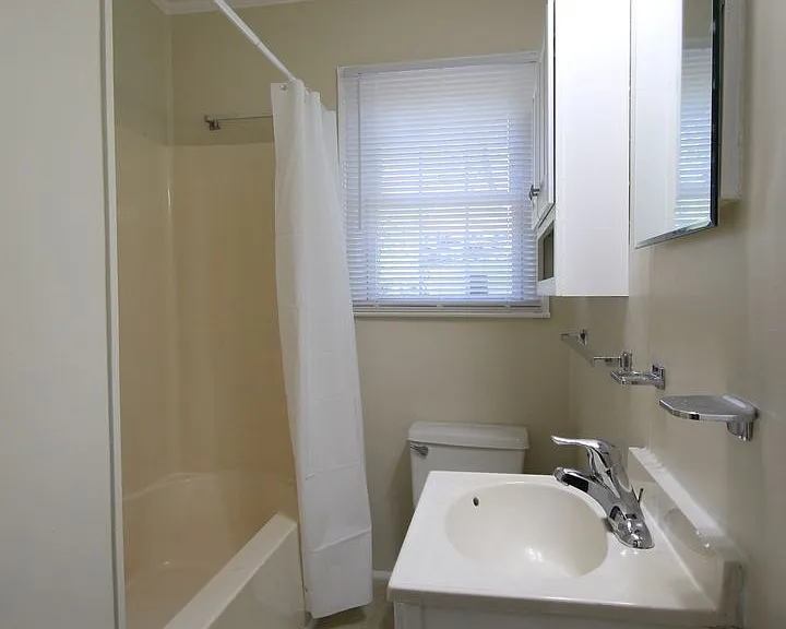 1004 Anderson Rd S — Photo 27