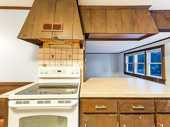 5th image of 381 Littlefield Rd #1