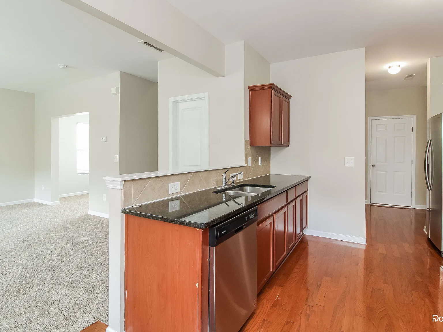 4 bed, 2.5 bath, 2157 sqft, $1,910 — Photo 4