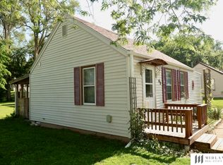 49 Martinview Rd, Bellevue, NE 68005