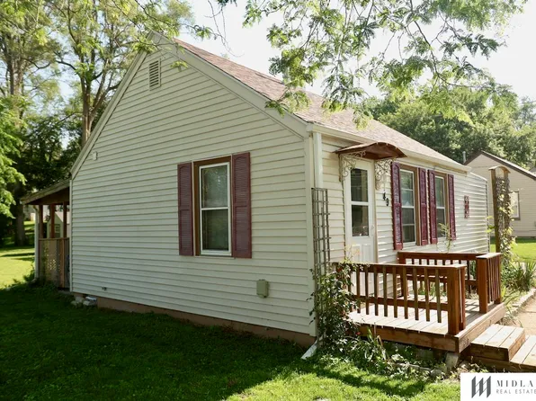 49 Martinview Rd, Bellevue, NE 68005