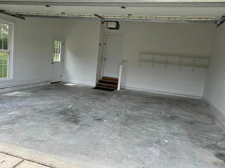 108 Travis Ct — Photo 22