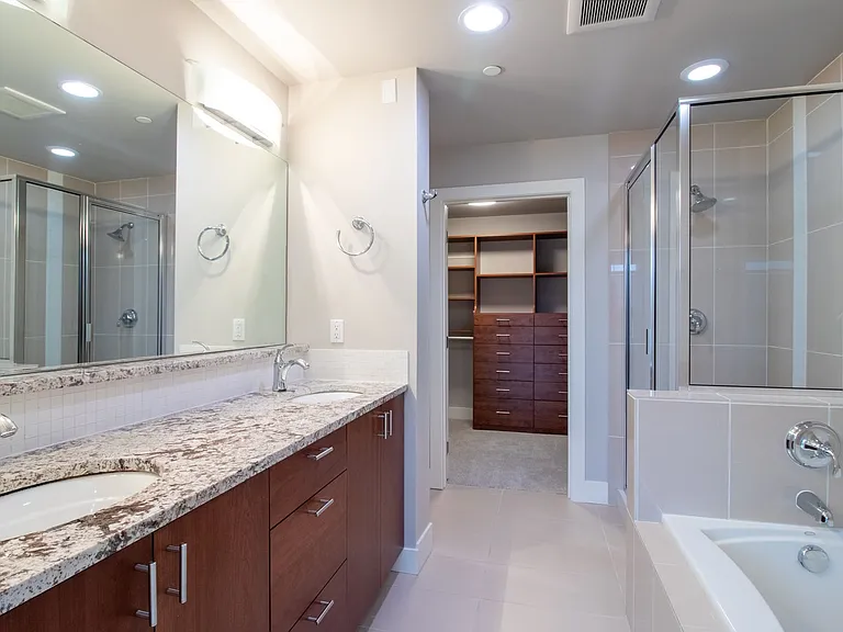 7800 SE 27th St #504 — Photo 14
