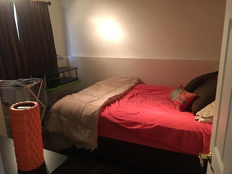 Garden Basement Bedroom 4/Office