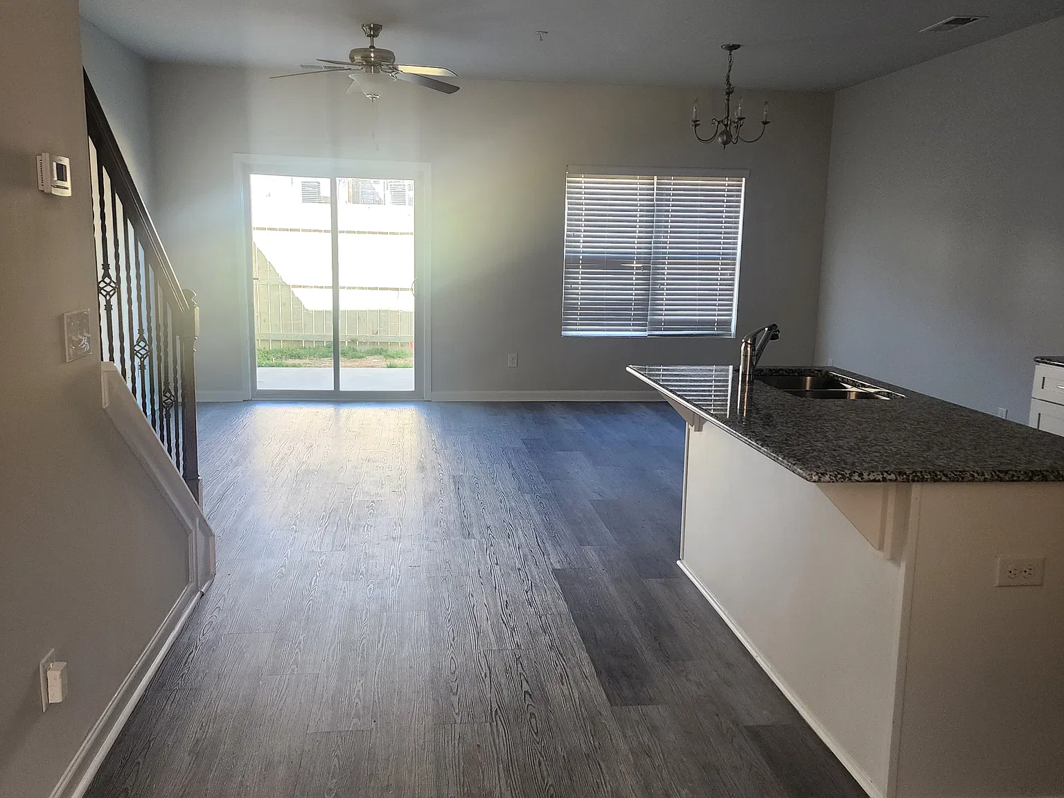 1564 Iris Walk — Photo 2