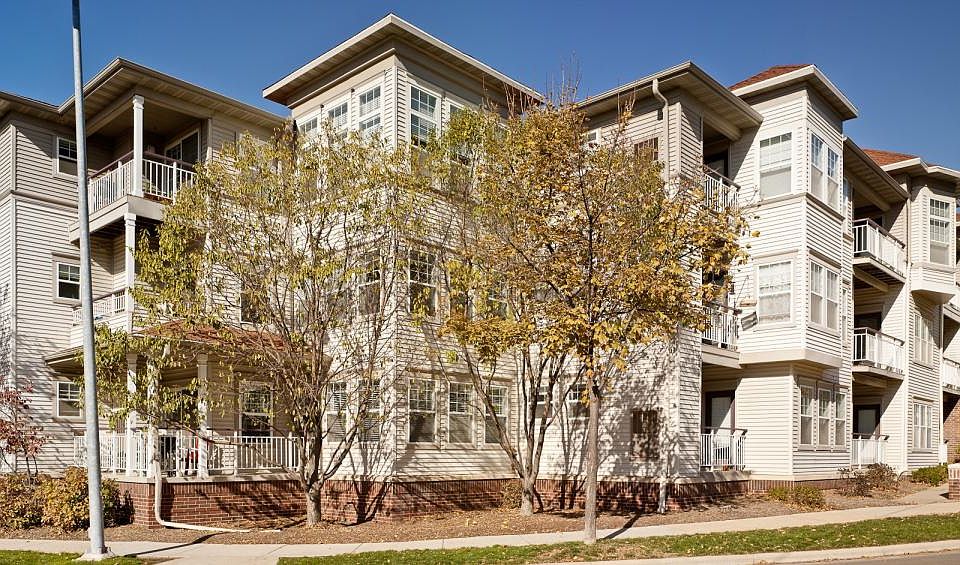 2nd image of 444 W Wilson St APT 108