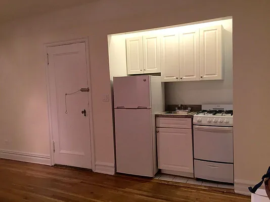 Rented by Bauman Realty Group | media 34