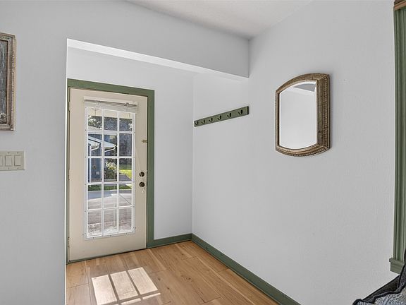 4th image of 1404 N 9th Avenue Pl E