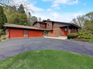 454 Timbercrest Ct, Cedarburg, WI 53012