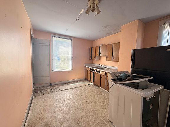4th image of 112 E Prospect St