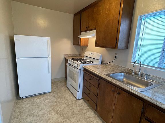 4th image of 351 Smalley Ave
