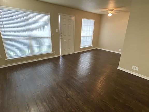3rd image of 6761 Calmont Ave #211