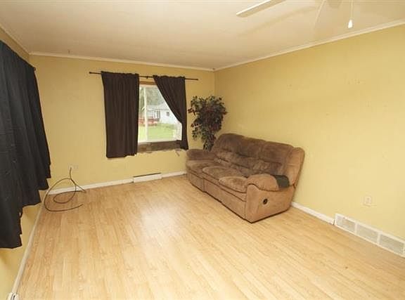 5th image of 2210 Wentworth Ave