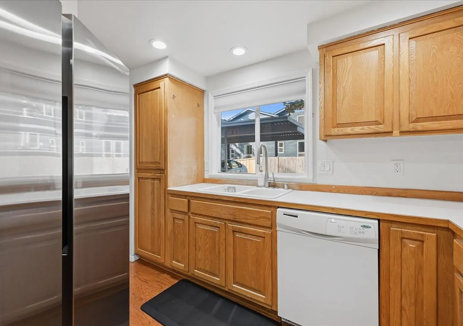 2Bd/2.5Ba Lynnwood Townhome — Photo 4