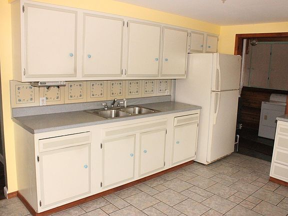 2nd image of 2342 E Laketon Ave