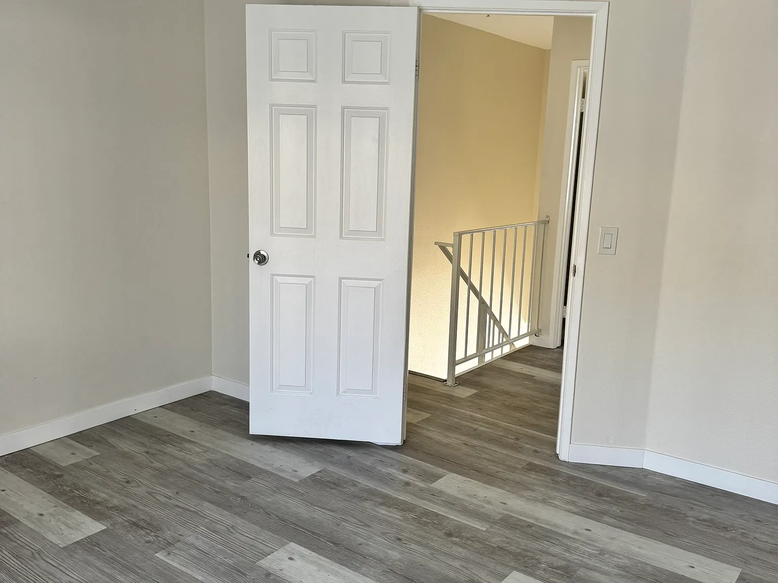 2 bed, 1.5 bath, 975 sqft, $2,099 — Photo 4