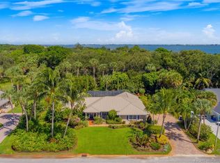 10 Knowles Rd, Sewalls Pt, FL 34996