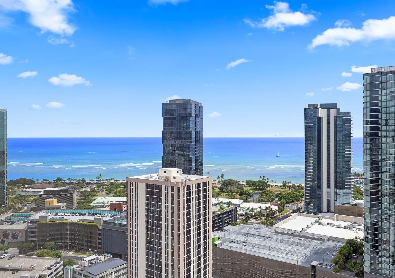 Great Location in the Heart of Honolulu ~ Pacifica Honolulu 3804 — Photo 1