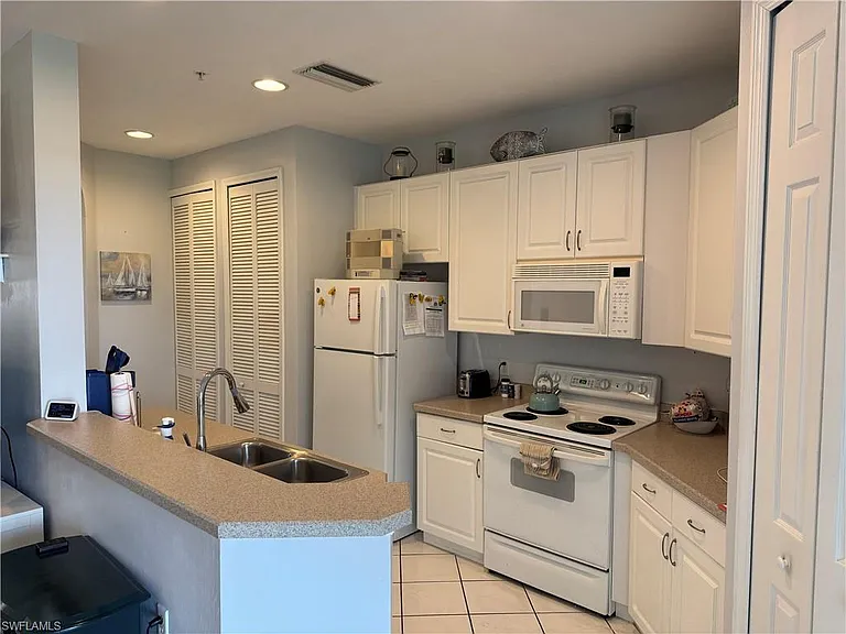 1420 Sweetwater Cv #102 — Photo 8