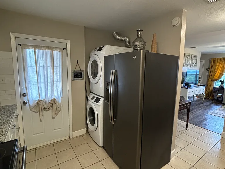 1307 Sherry Ln #B — Photo 9