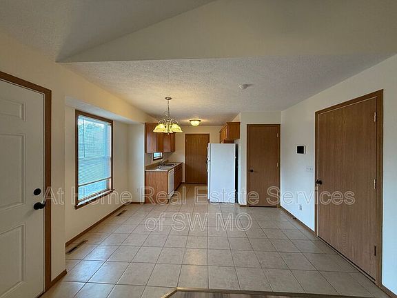 3rd image of 864 W Lorenza Dr