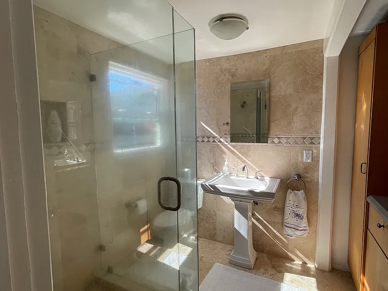 4020 Del Mar Ave — Photo 9