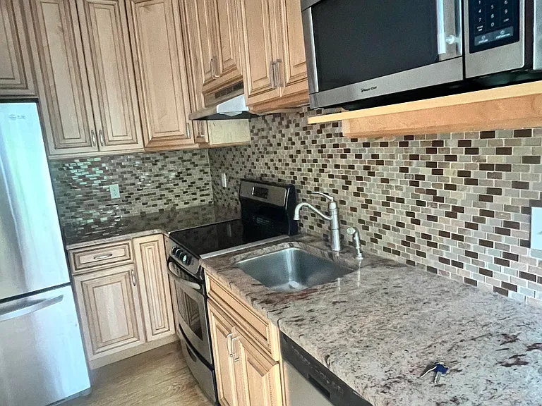 716 Washington St #2 — Photo 17