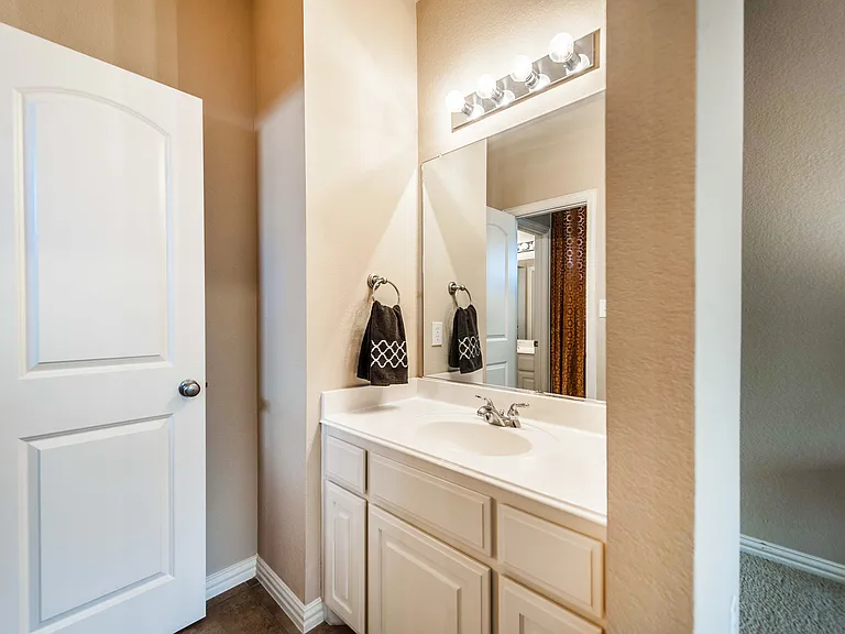 2237 All Saints Ln — Photo 33