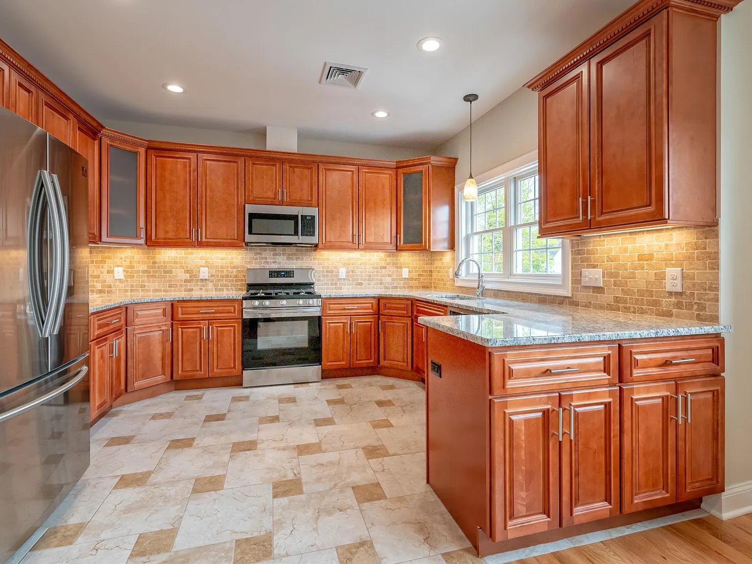 2 bed, $2,475 — Photo 3