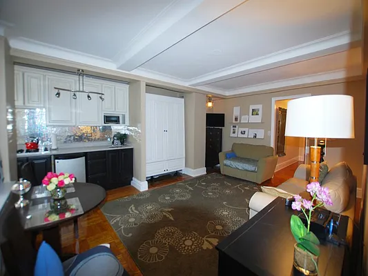 Sold by Sotheby's International Realty | media 6