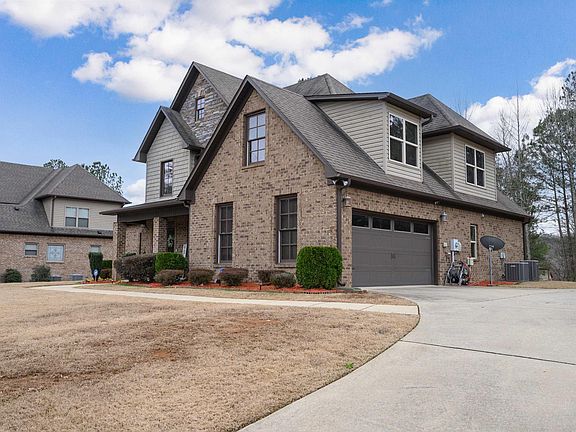 3rd image of 261 Grey Oaks Dr