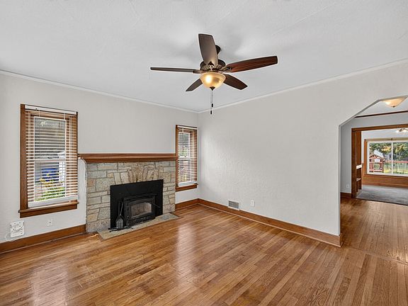 5th image of 3200 47th St