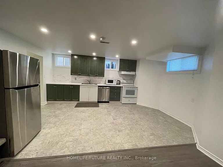 52 Falaise Rd #BASEMENT — Photo 3
