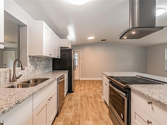 4th image of 9306 N Willow Ave
