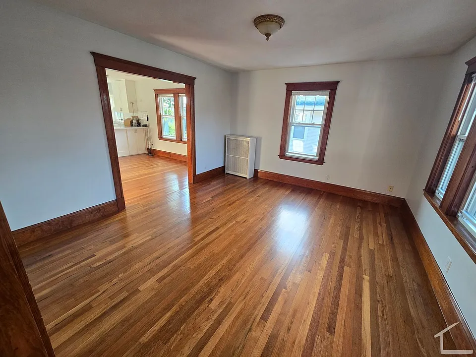 25 Milton St #2B