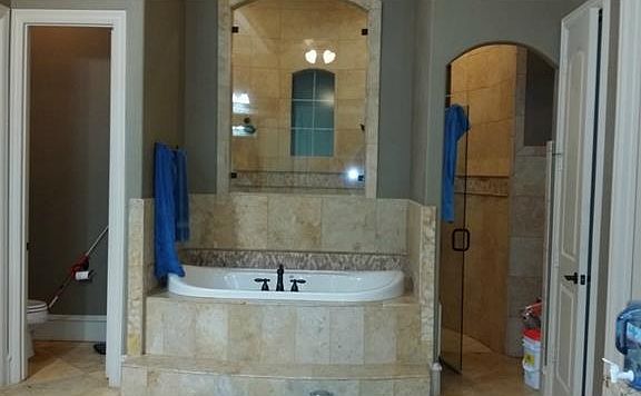 3rd image of 218 Island Falls Dr