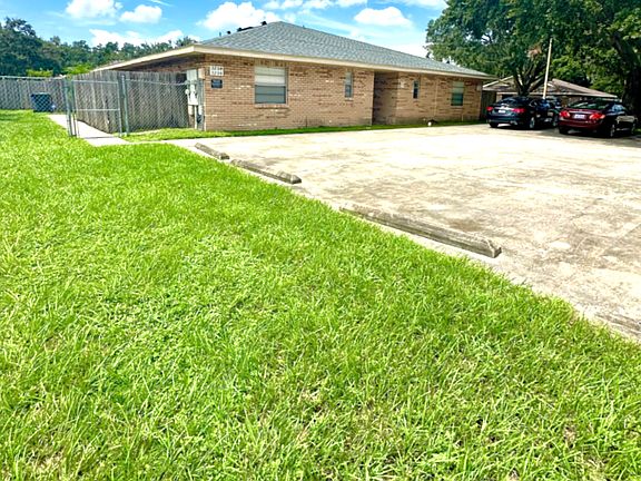 3rd image of 3202 Bloomingdale Villas Ct #3204