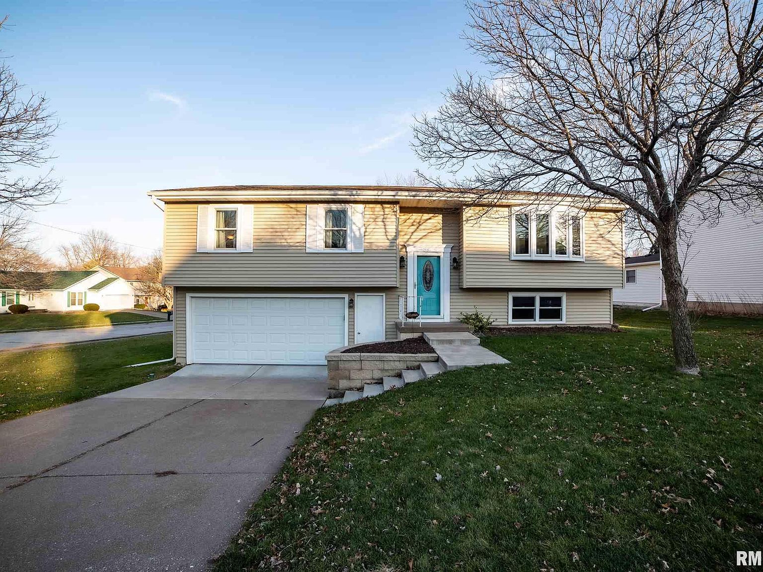 3817 Fairhaven Rd, Davenport, IA 52807 Zillow