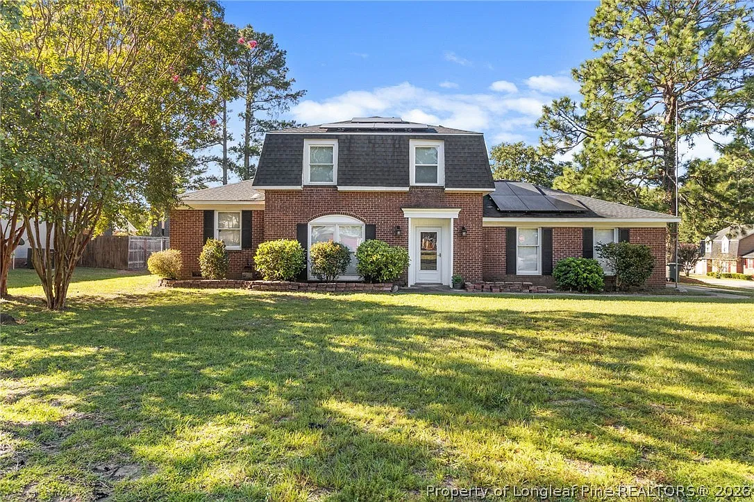 3 bed, 2.5 bath, 1865 sqft, $1,875 — Photo 1