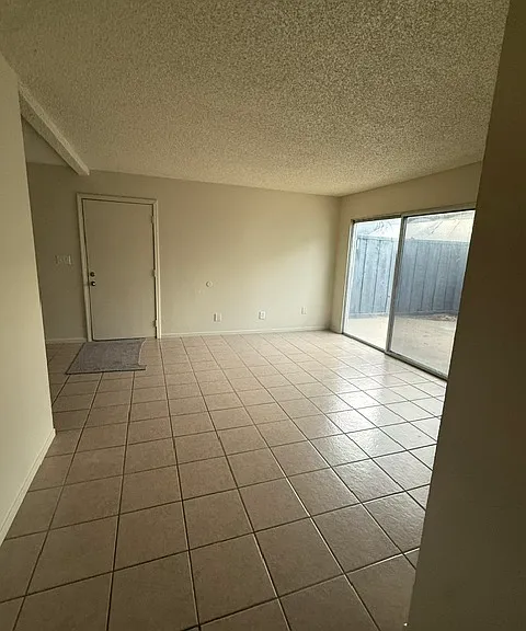 3327 E Fairmont Ave #A — Photo 2